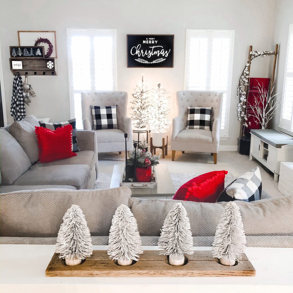 https://thewhiteoakshop.com/wp-content/uploads/2021/10/buffalo-plaid-living-room-1024x1024.jpg