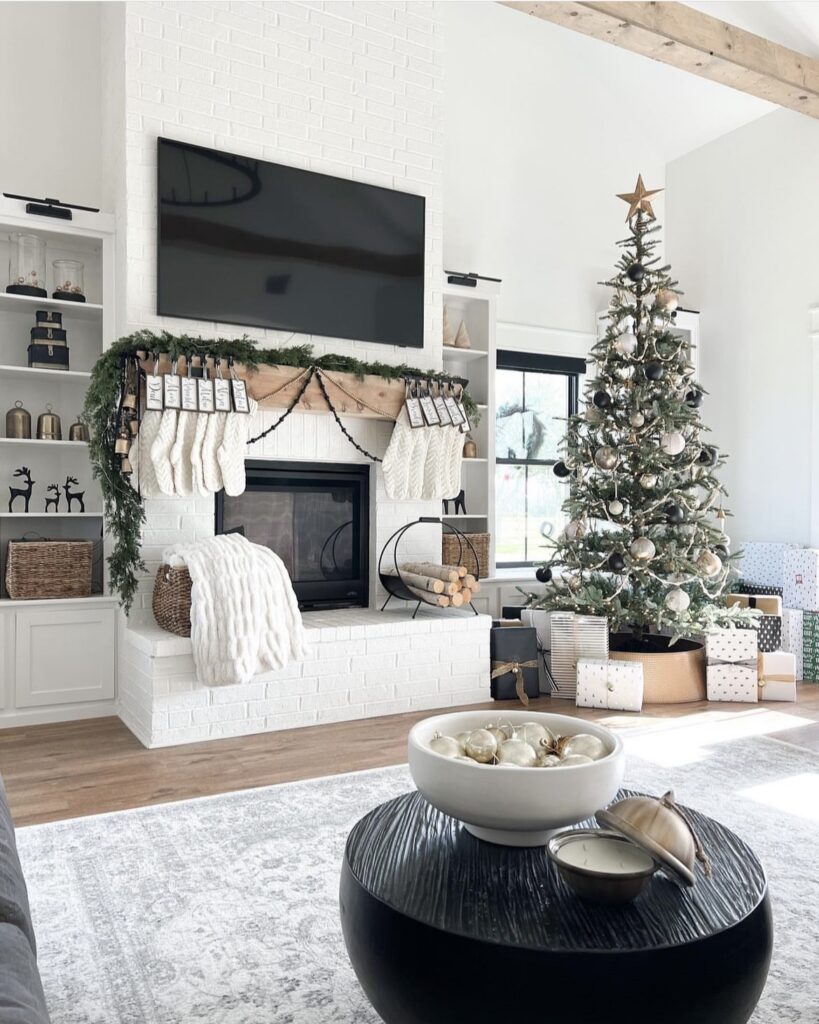 11 Neutral Christmas Tree Ideas - White Oak Shop